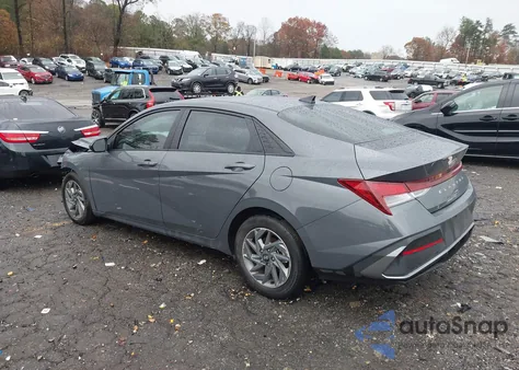 2024 Hyundai Elantra Sel z USA, uszkodzony, nr VIN KMHLM4DG2RU830805